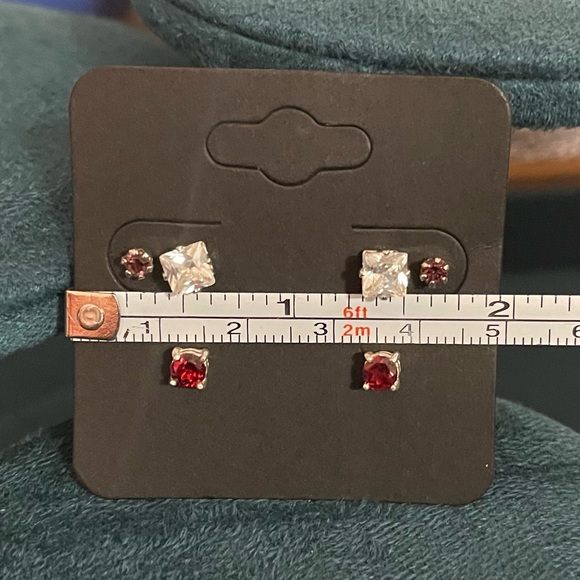 Lot Of 3 Pairs Stud Earrings Clear, Red, And Purple Stones Silver Toned Fashion - Picture 6 of 6